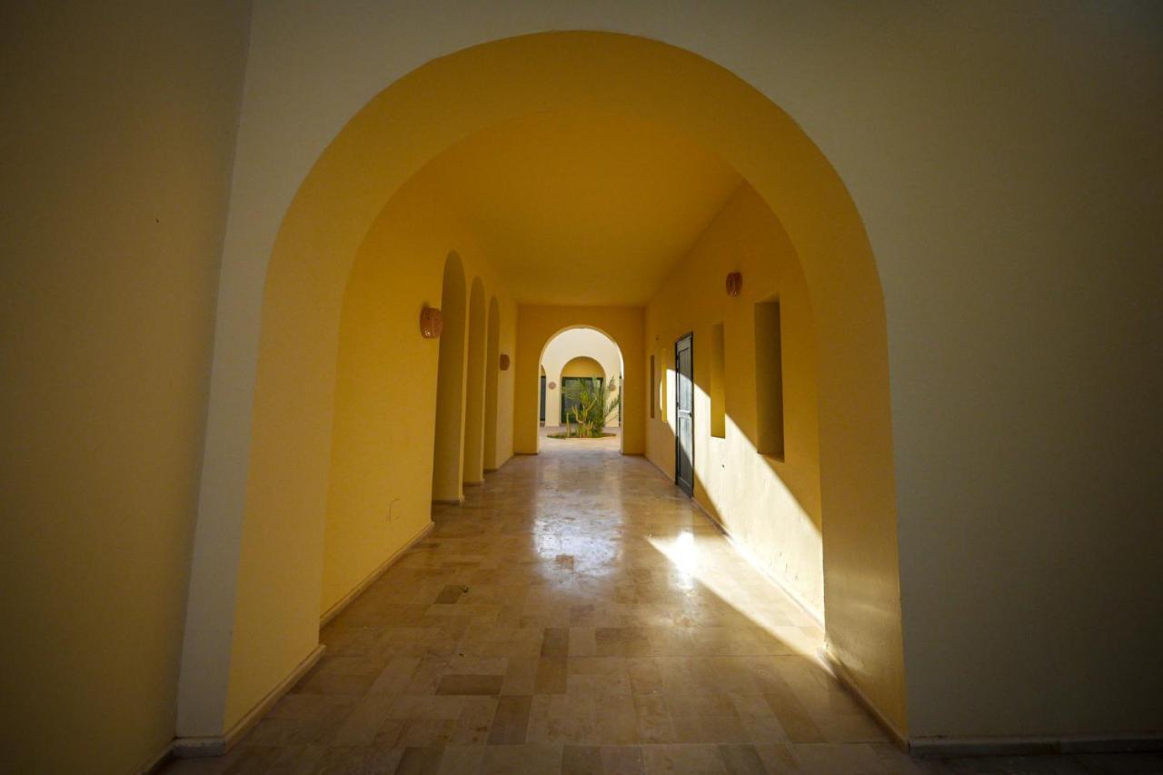 Hotel Pansy Qasr Ghilan Esterno foto