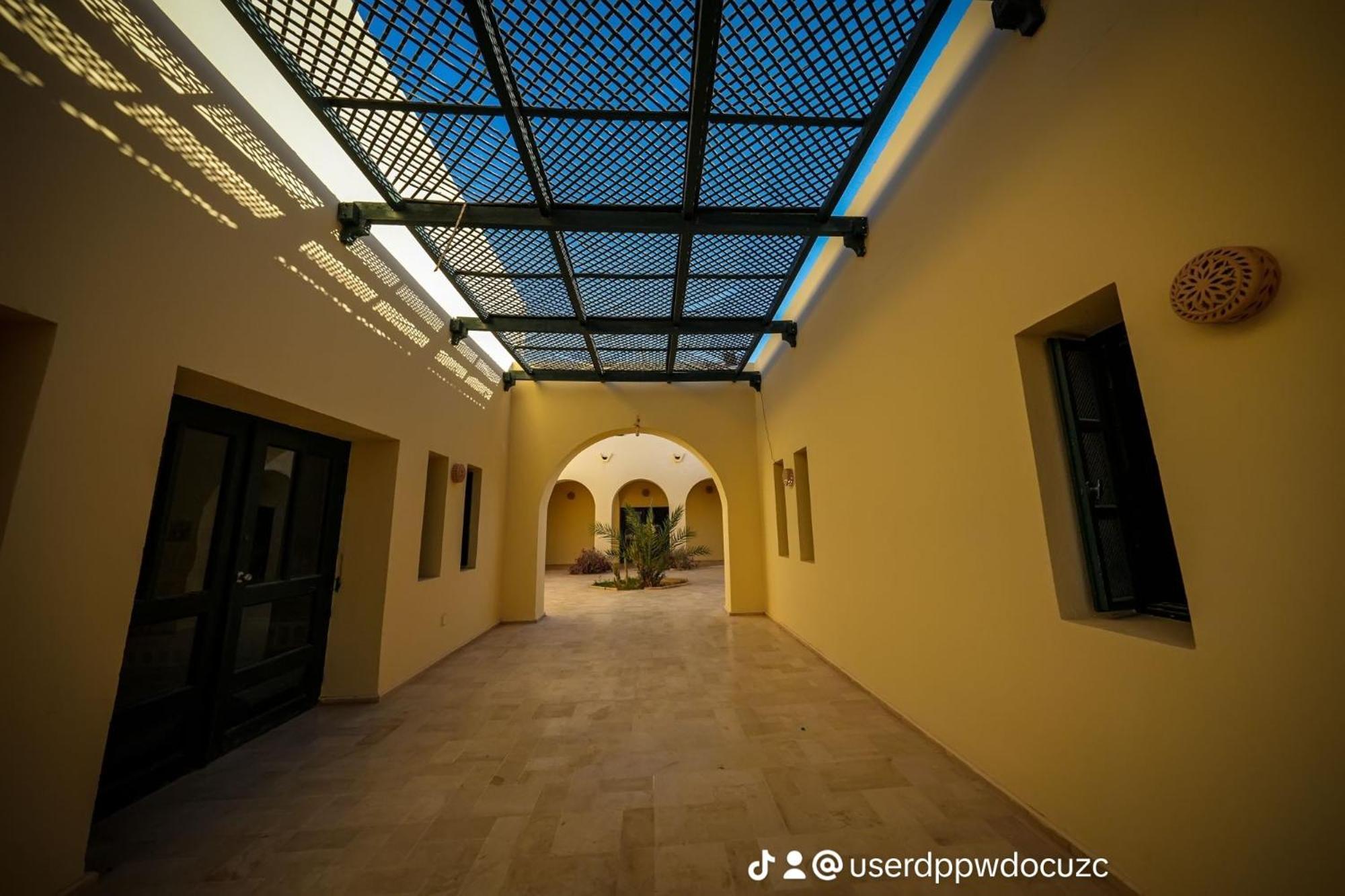 Hotel Pansy Qasr Ghilan Esterno foto