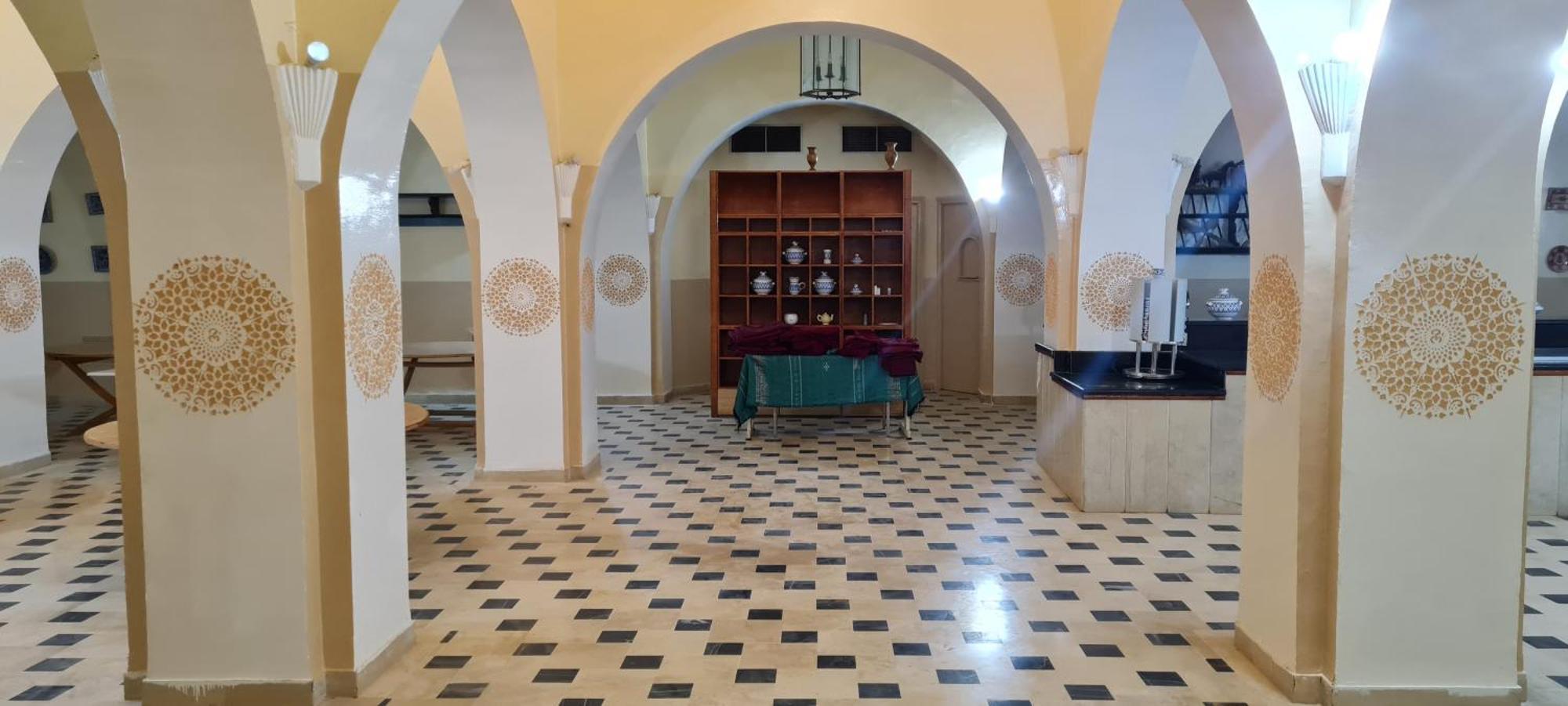 Hotel Pansy Qasr Ghilan Esterno foto
